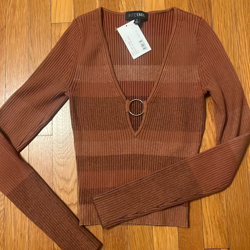Intermix sweater. Size P/ xs.